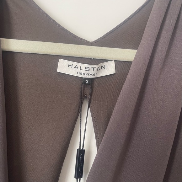 Olive green evening dress. Comfortable stretch material. Never worn. - Picture 3 of 5